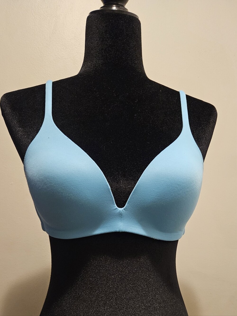 Victoria's Secret Body by Victoria IPEX Wireless Bra 34C Blue No-Wire